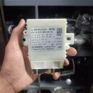 Mercedes-Benz C207 W212 parking sensor control module A2129002813